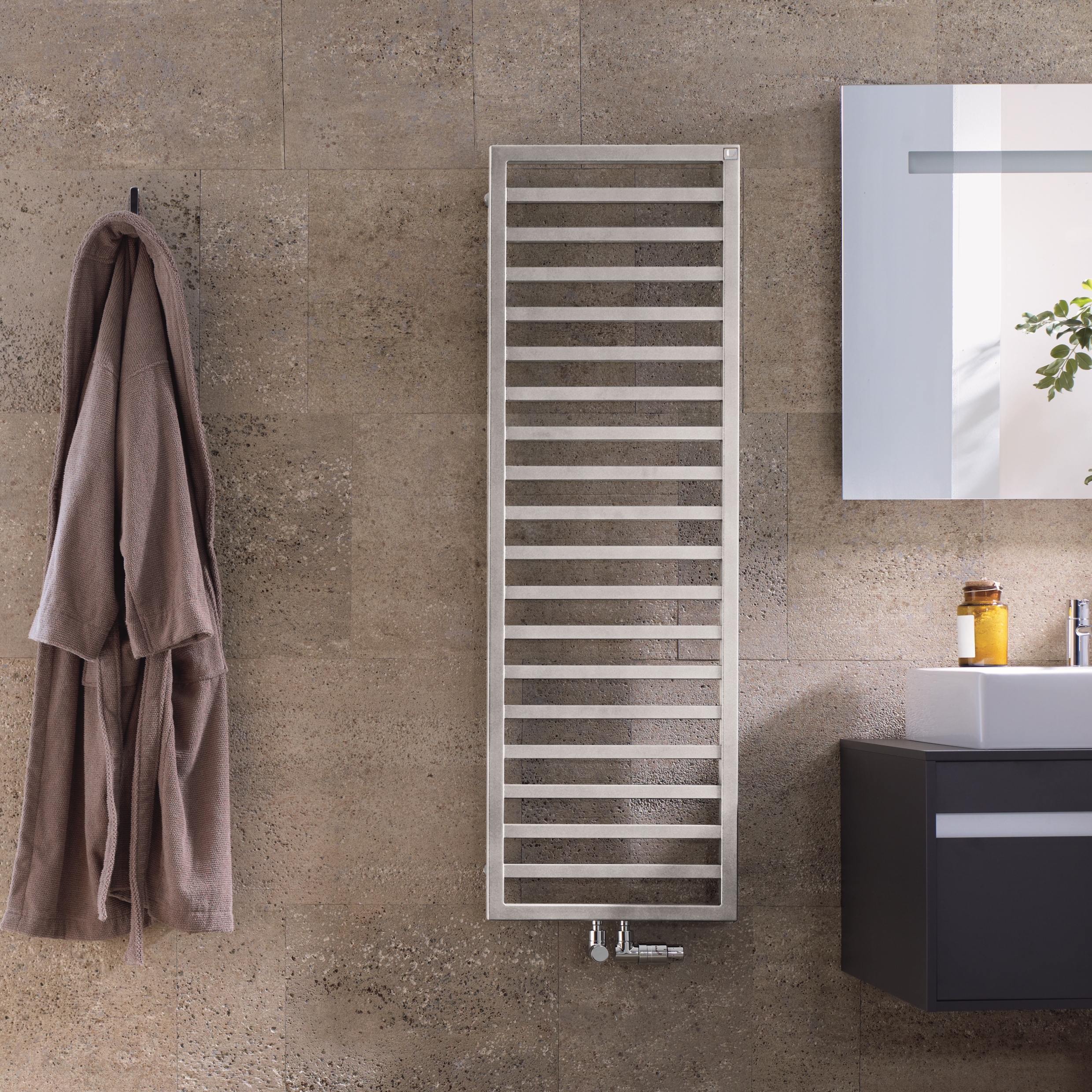 Zehnder Quaro fürdőszoba radiátor íves 183x30 cm króm QAC180-030