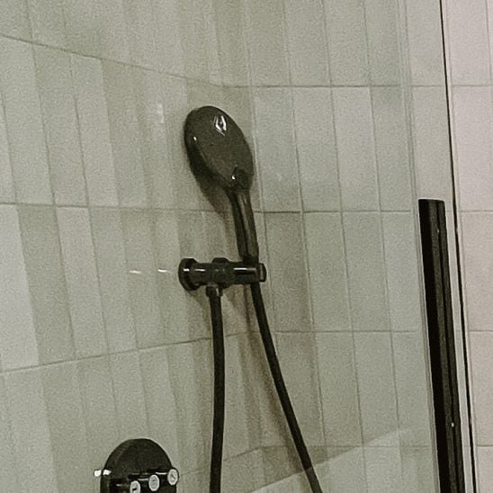 Készlet zuhanycsaptelep Grohe Essence 33636A01, zuhanyrúd Grohe Rainshower 26603A00, 26574A00, 28388A01